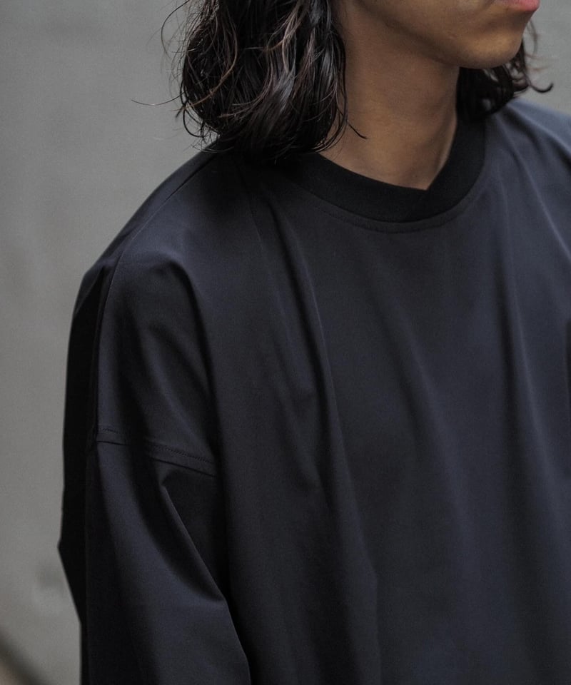 the day NYLON STRETCH CREWNECK ザデイ¥33000 THE DAY - COMFORTABLE NYLON STRETCH CREWNECK -B