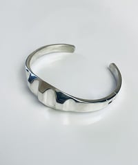 meian sterling silver bangle "Medallion"
