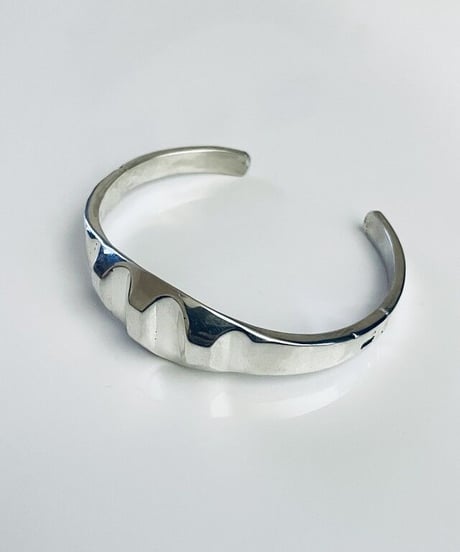 meian sterling silver bangle "Medallion"
