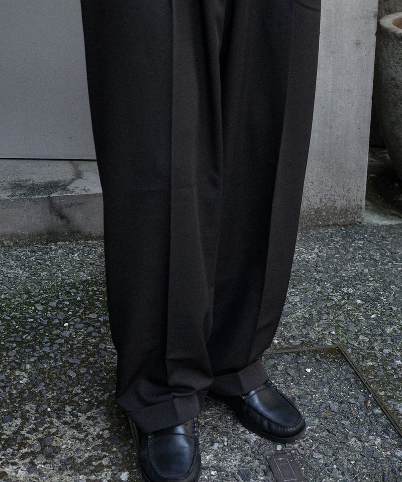 Haggar Classic Fit Pleated Front Pants | DAMAGE