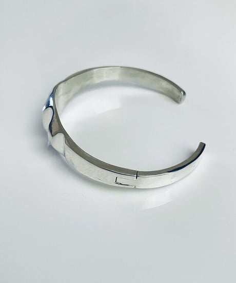 meian sterling silver bangle "Medallion"