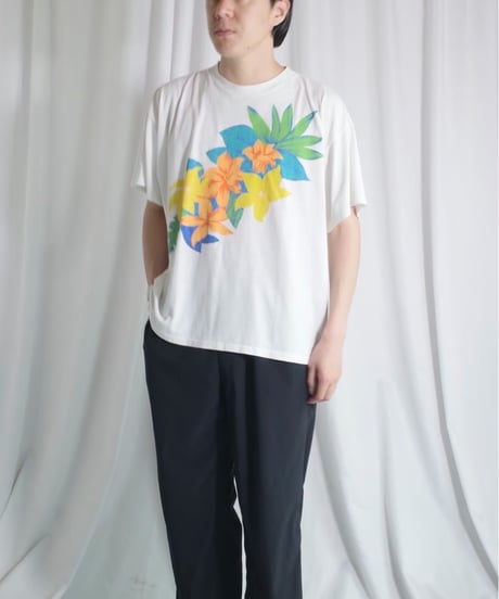 Various White Design Tee -8