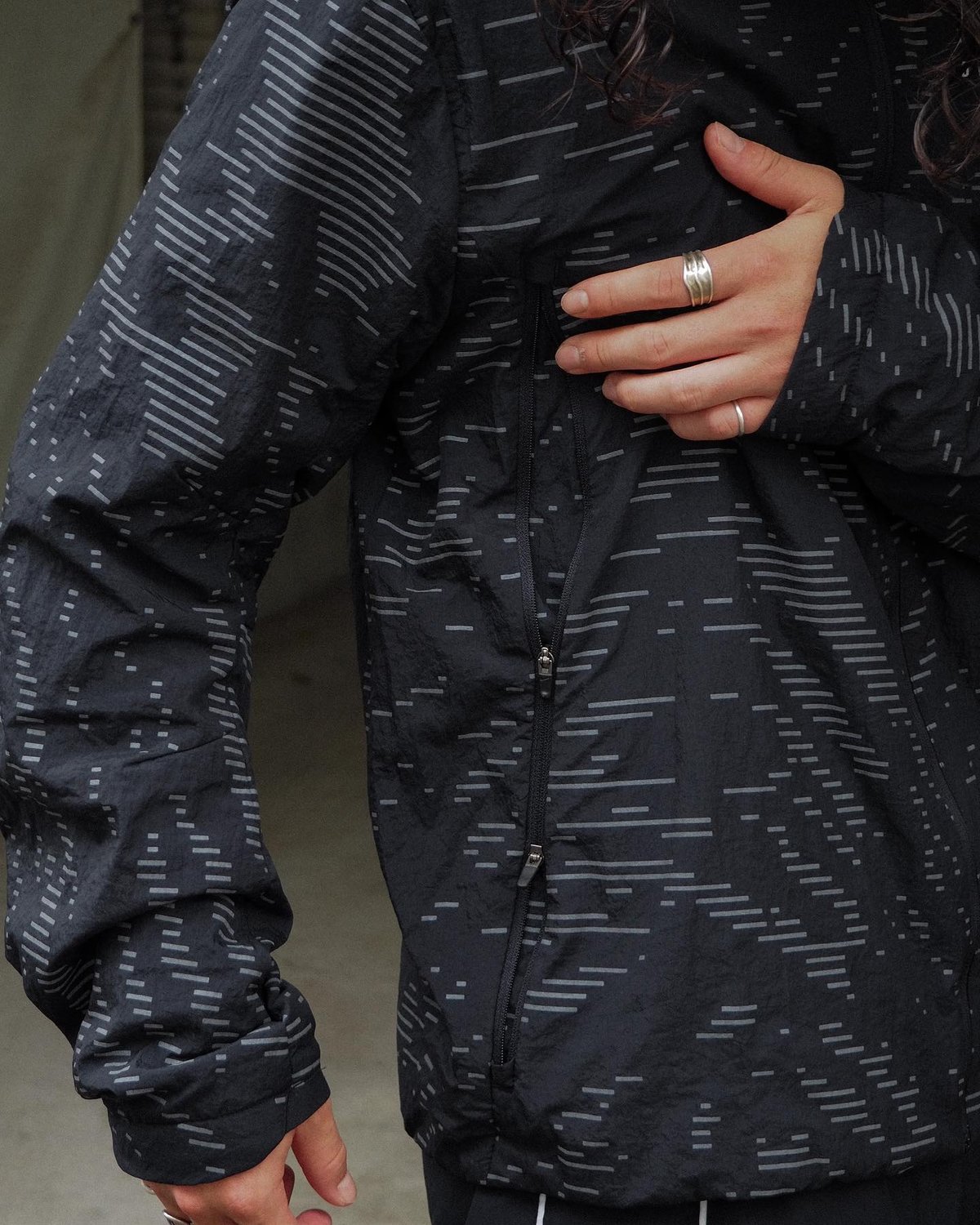 NIKE RUNNING DIVISION リバーシブル　ジップジャケット fit=scale-down,w=1200