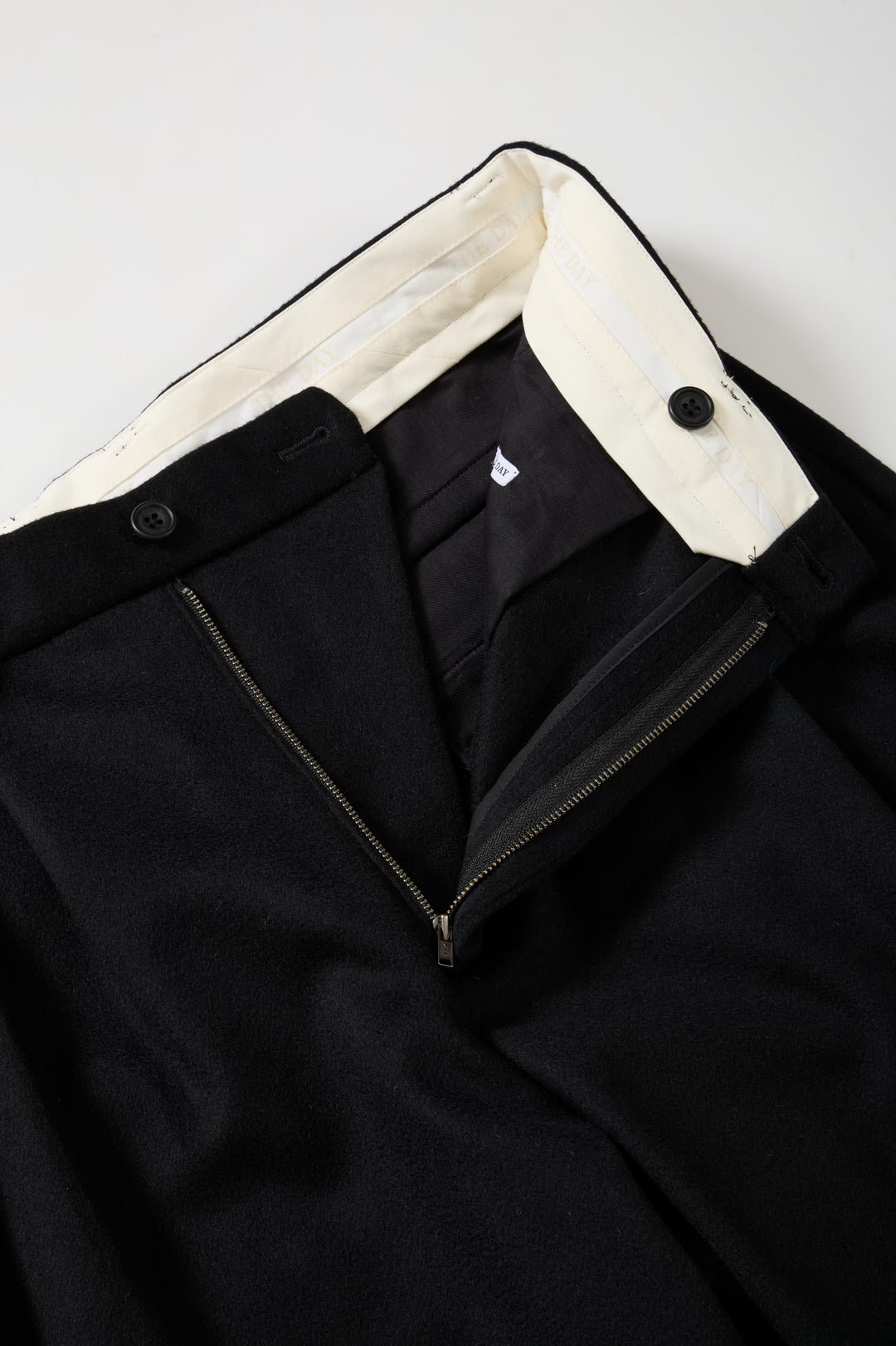 THE DAY - WOOL CASHMERE 2 TUCK WIDE PANTS -Blac