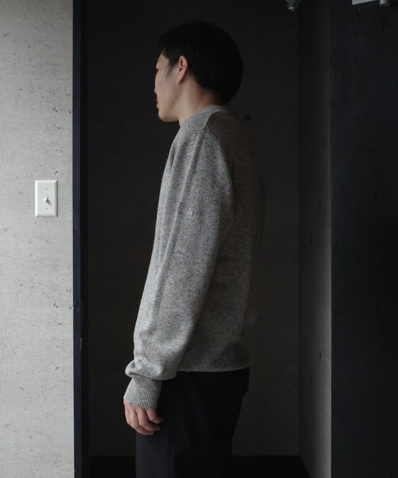 Pringle Washable Wool V-Neck Knit -1 | DAMAGEDO