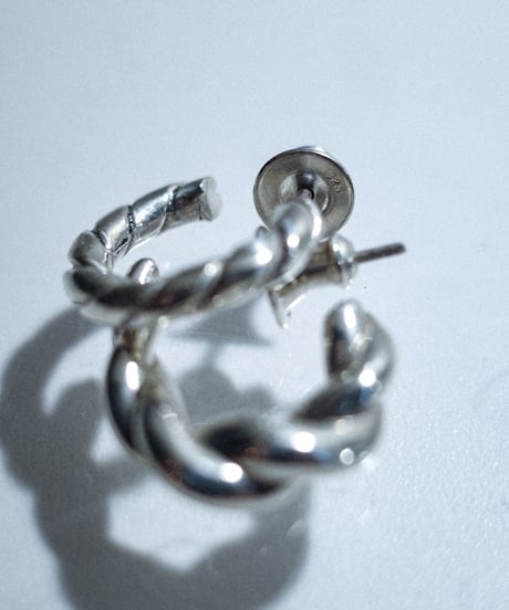 meian sterling silver "Twin twist pierce"