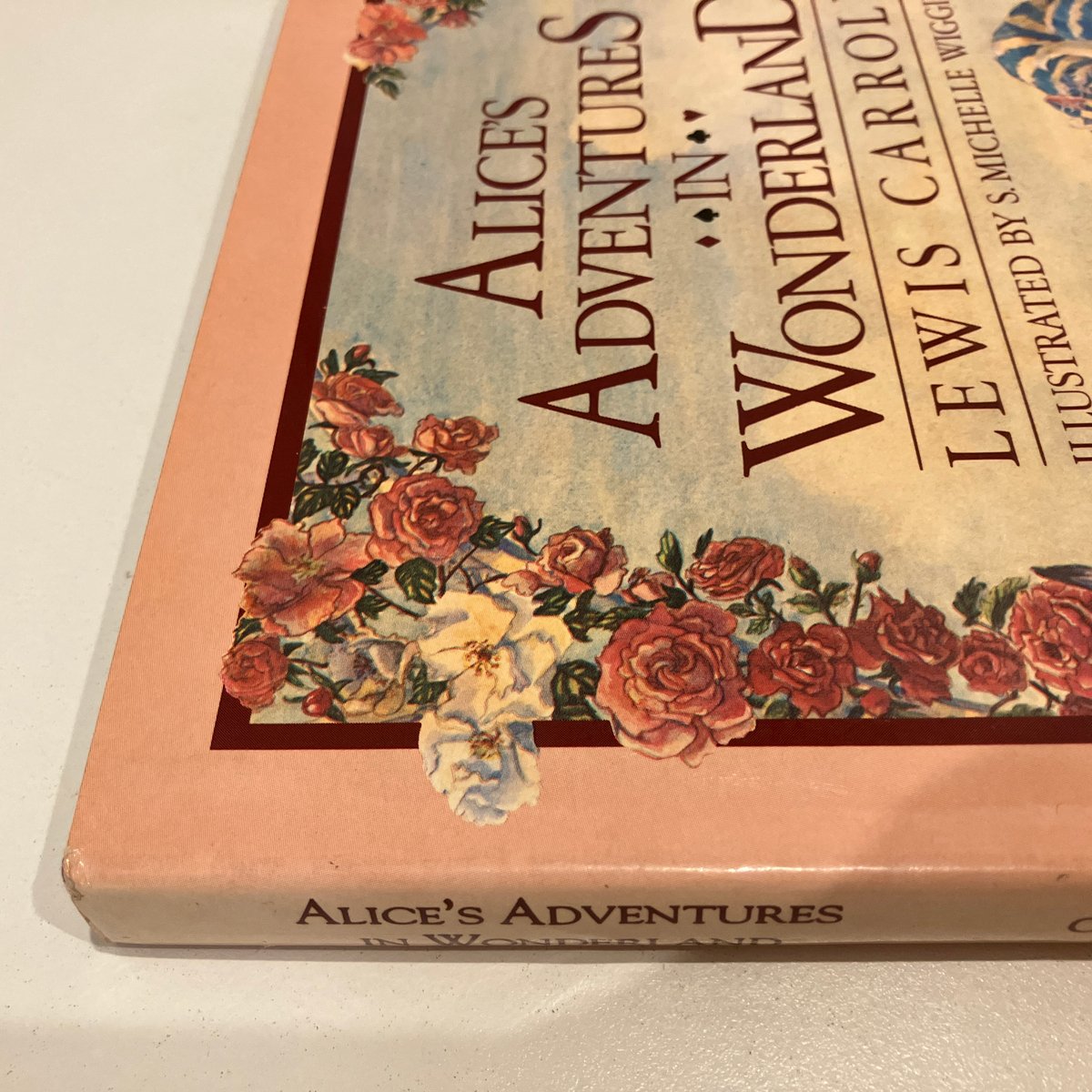 不思議の国のアリス洋書絵本「ALICE'S ADVENTURES IN WONDERLAND
