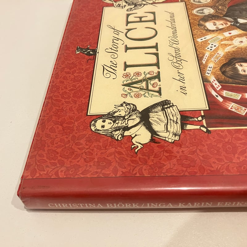 Alice in Sunderland　不思議の国のアリス　洋書　ハードカバー Alice in Sunderland 不思議の国のアリス 洋書 ハードカバー