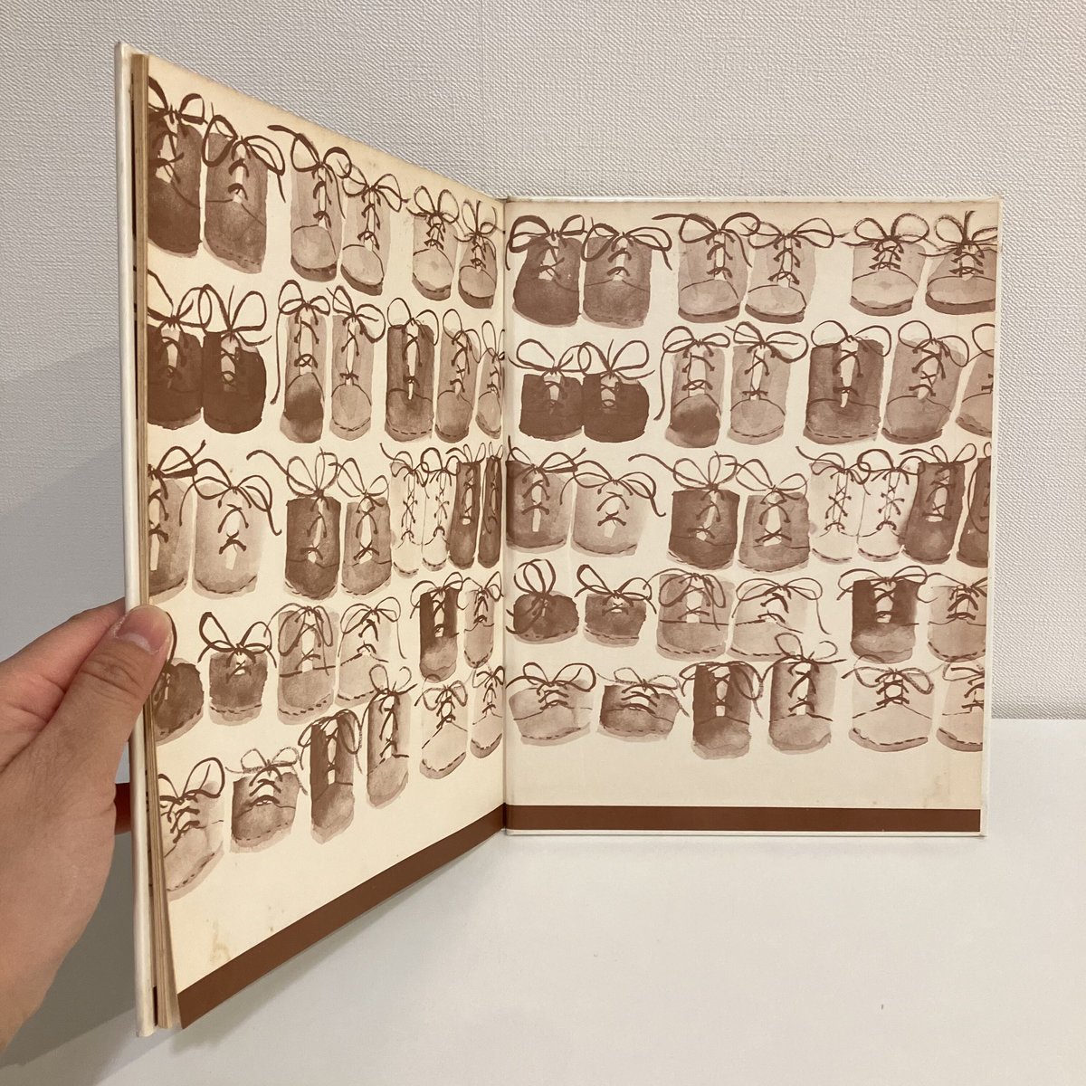 世界の絵本 ドイツ・スイス「くつやさんとはだかのこびと」 | まなみ古書店