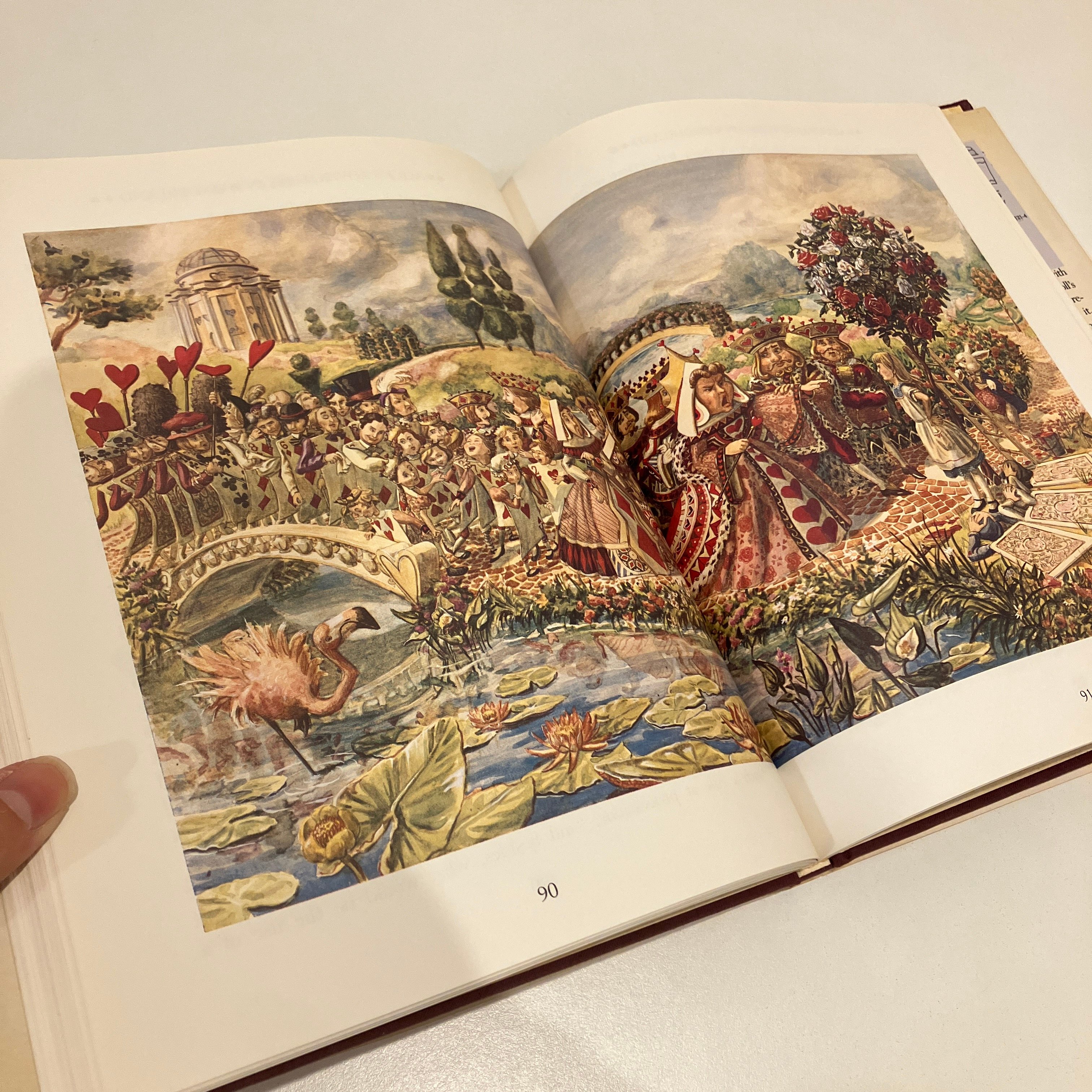 不思議の国のアリス洋書絵本「ALICE'S ADVENTURES IN WONDERLAND」