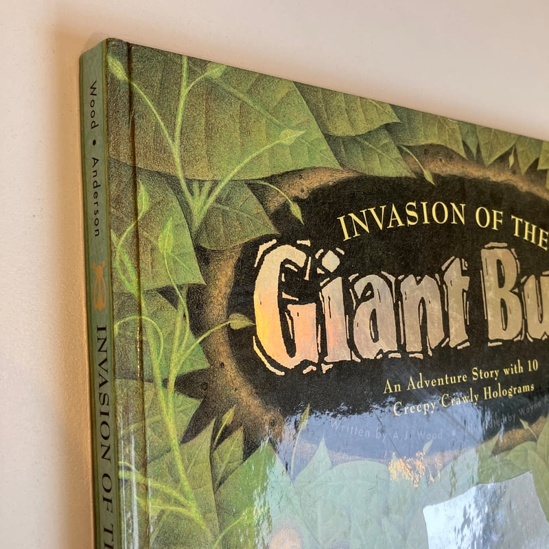 ホログラムしかけ絵本 INVASION OF THE Giant Bugs | まなみ古書店