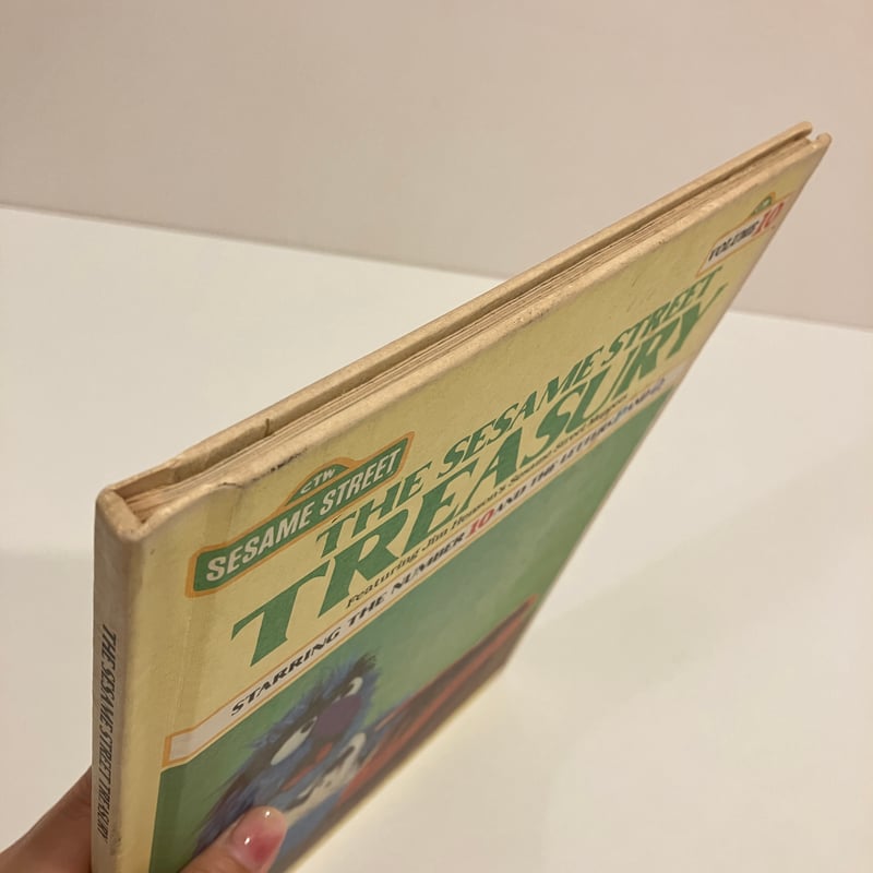 セサミストリート洋書絵本 THE SESAME STREET TREASURY VOLUME.