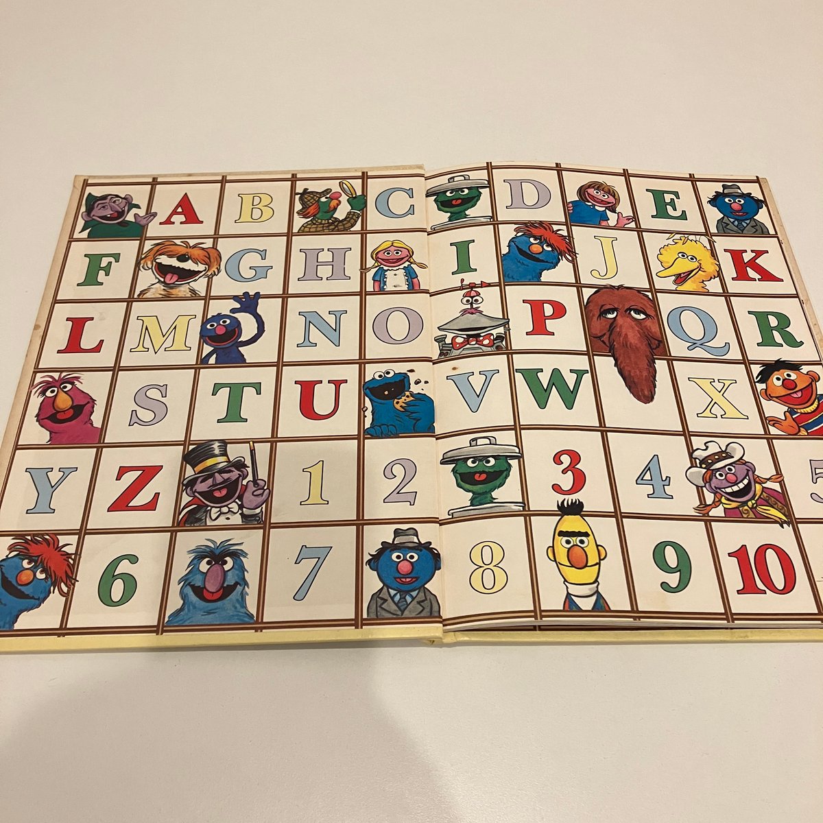 アート　セサミストリート　SESAME STREET 物販コーナーでは、セサミストリート公式移動販売車「セサミ