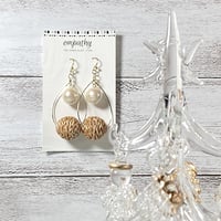 ナチュラルカラー ニットピアス