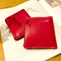 色鮮やかなレッドカラーのハーフ財布/手縫い/一点もの