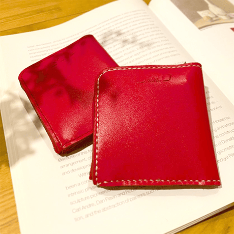 色鮮やかなレッドカラーのハーフ財布/手縫い/一点もの