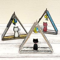 ステンドグラス 《月見るねこの△モビール》