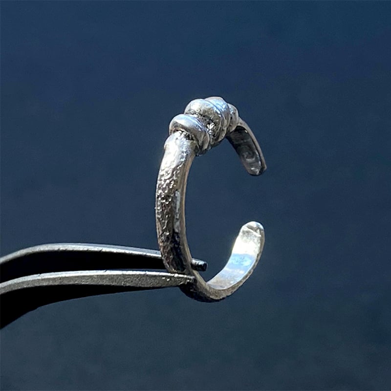 純銀製イヤーカフ《Volvado -ヴォルヴァード-》 | 作家作品の