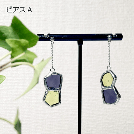 ステンドグラスの ピアス／イヤリング