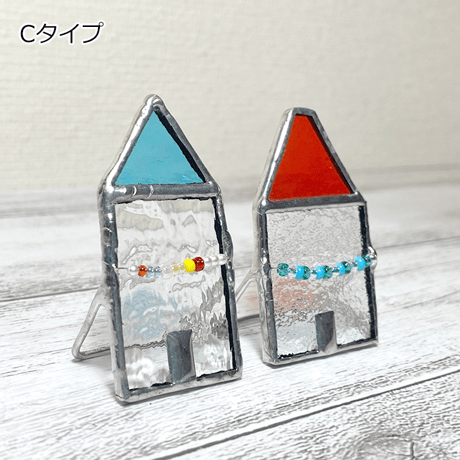 ステンドグラス：びとろたうん《ouchi＋sankaku》
