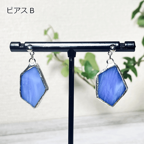 ステンドグラスの ピアス／イヤリング