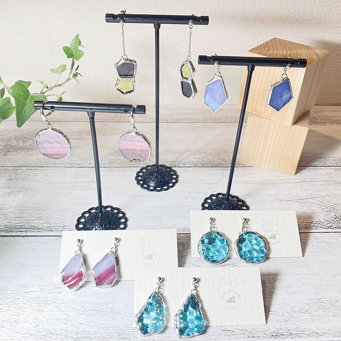 ステンドグラスの ピアス／イヤリング | 作家作品の発表・販売の場
