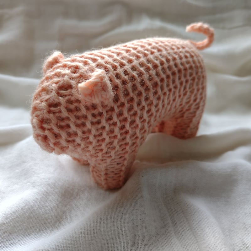 自然素材の編みぐるみ『ぶた』中 | IZUMI NO GAKKO ONLINE STORE