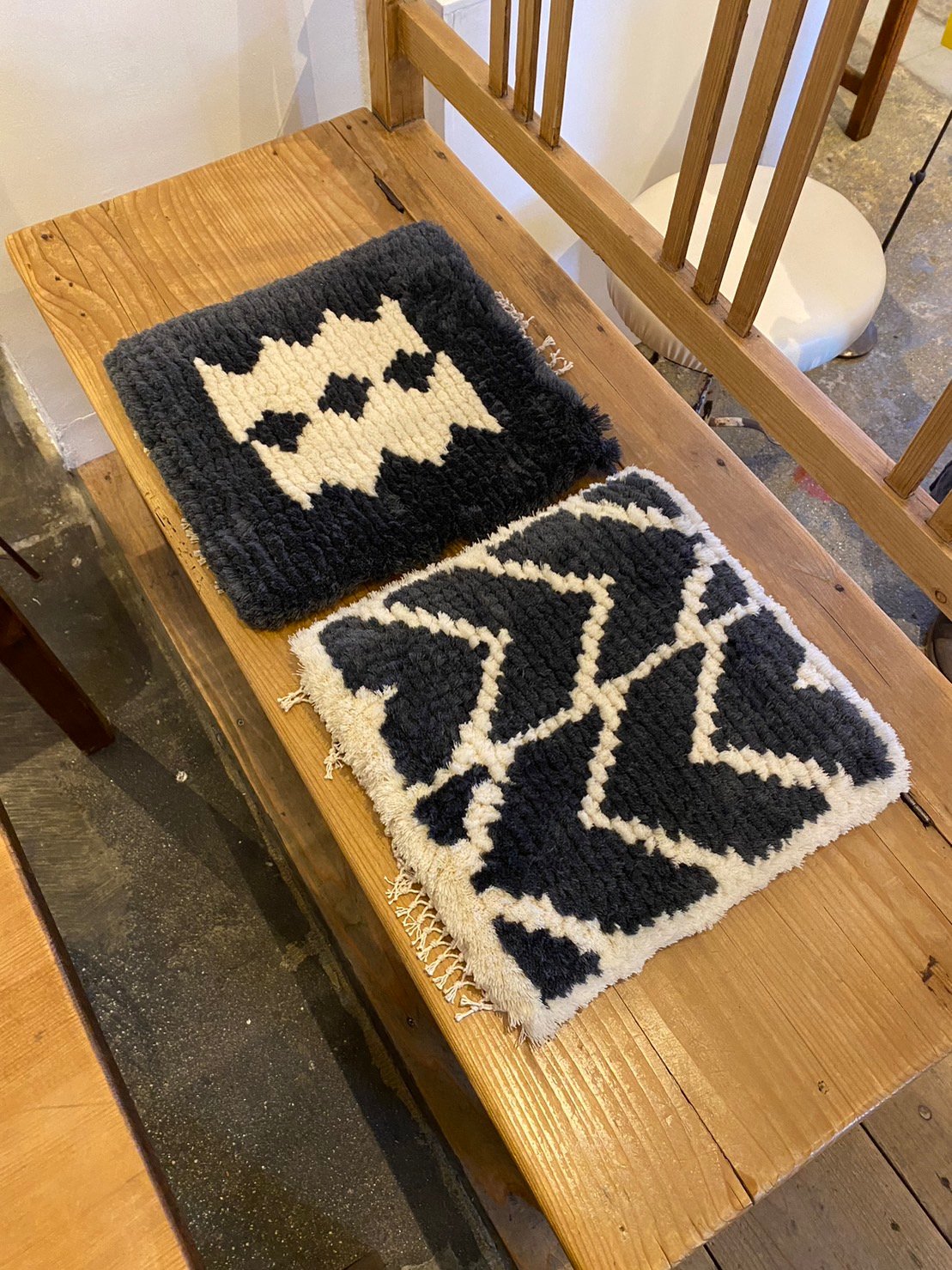 若松由香 手織りの椅子敷 Mサイズ ノッティング織り 若松由香 倉敷