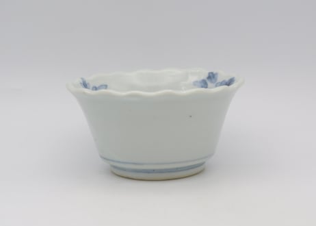 清水なお子　色絵竹と梅紋輪花小鉢