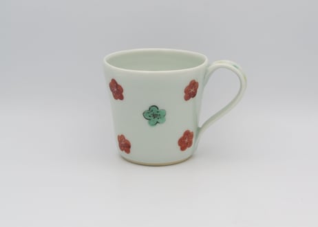 古川章蔵　色絵磁器赤と緑の花マグ2