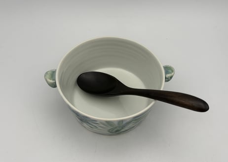 古川桜　色絵磁器シダ紋耳付き広口小鉢