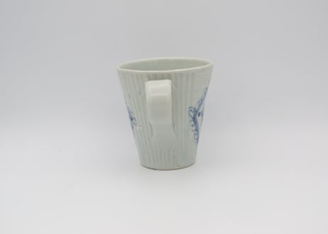横田翔太郎　染付半磁器ダイヤ窓絵マグ５
