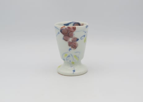 古川桜　色絵磁器ブドウ紋の足付き盃