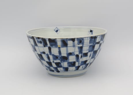 松尾貞一郎　染付け磁器金彩の丼鉢
