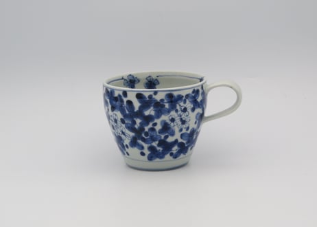 松尾貞一郎　染付磁器花ちらし（短）マグ19