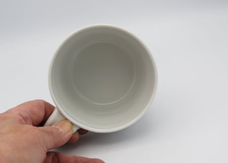 小長谷節子　染付磁器菊紋マグ
