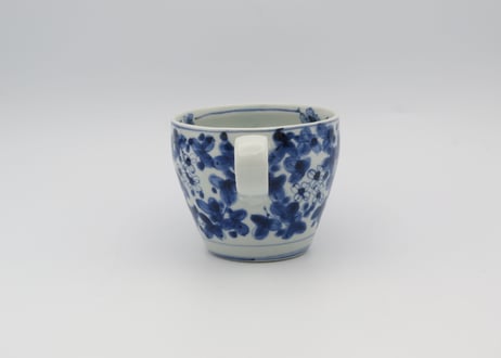 松尾貞一郎　染付磁器花ちらし（短）マグ19