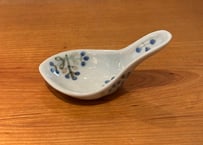 清水なお子　色絵レンゲ草花紋