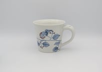 小長谷節子　染付磁器サンキライ紋マグ