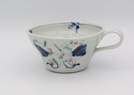 松尾貞一郎　色絵磁器染錦花蝶マグT-17