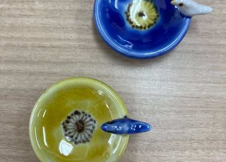 髙橋宏彰　色絵磁器小鳥の箸置き