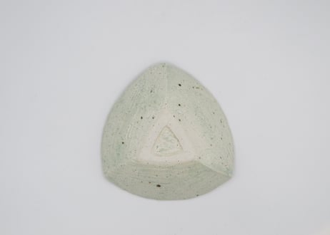 松尾三希子　半磁器緑の三角小皿