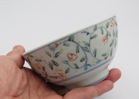 松尾貞一郎　色絵磁器花唐草飯碗