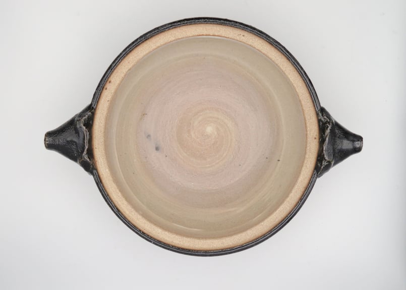 稲葉直人 黒釉薬の2人用土鍋 | 工藝舎 オンラインショップ