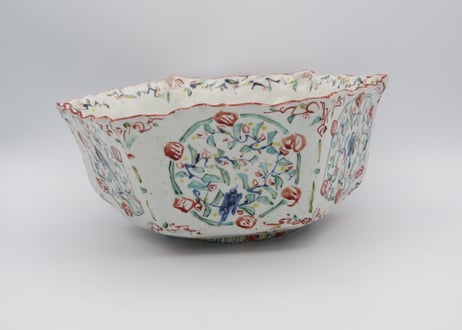松尾貞一郎　色絵磁器五彩花鳥図六角鉢