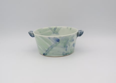 古川桜　色絵磁器シダ紋耳付き小鉢
