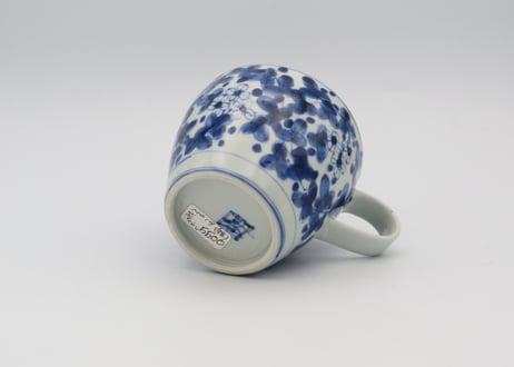 松尾貞一郎　染付磁器花ちらし（短）マグ19