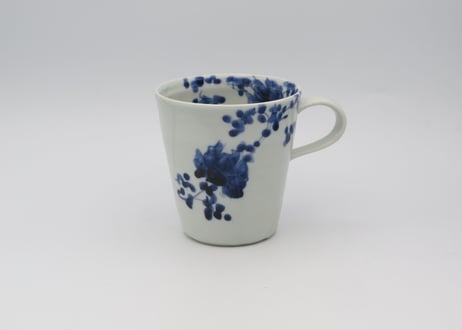 松尾貞一郎　染付磁器つる花マグ14