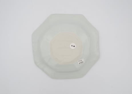 松尾貞一郎　色絵磁器ストライプ八角皿
