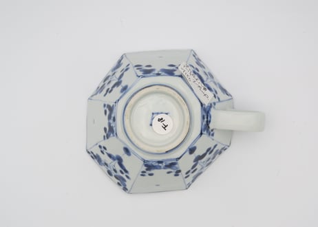 松尾貞一郎　染付け磁器花紋八角スープカップ18